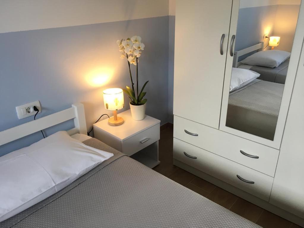 Holiday Home Aqua Smrika Ngoại thất bức ảnh