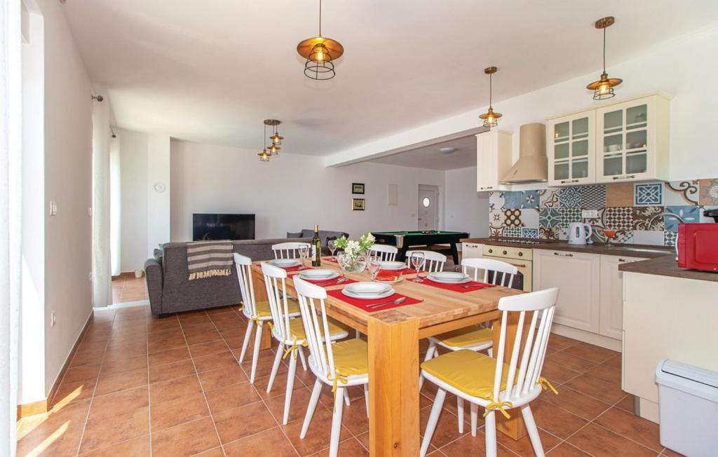 Holiday Home Aqua Smrika Ngoại thất bức ảnh