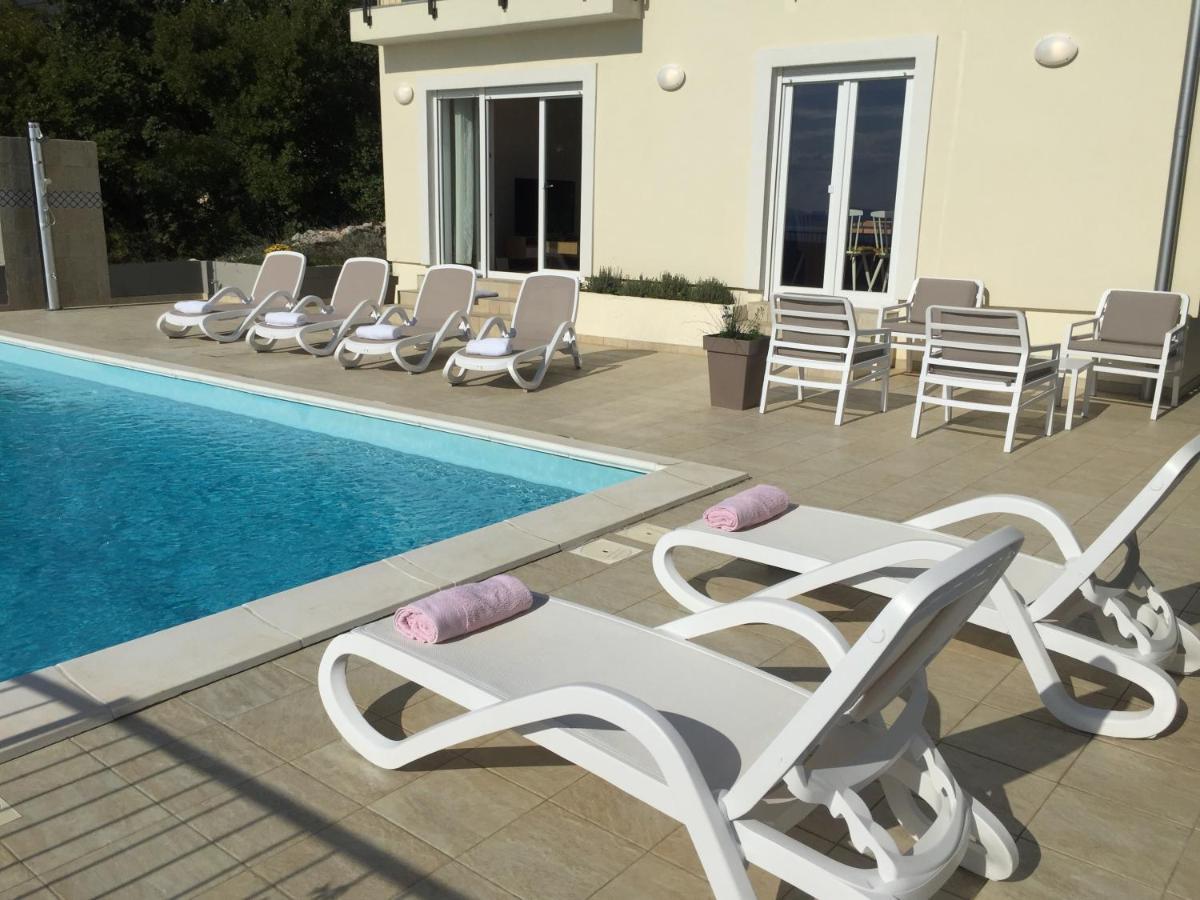 Holiday Home Aqua Smrika Ngoại thất bức ảnh
