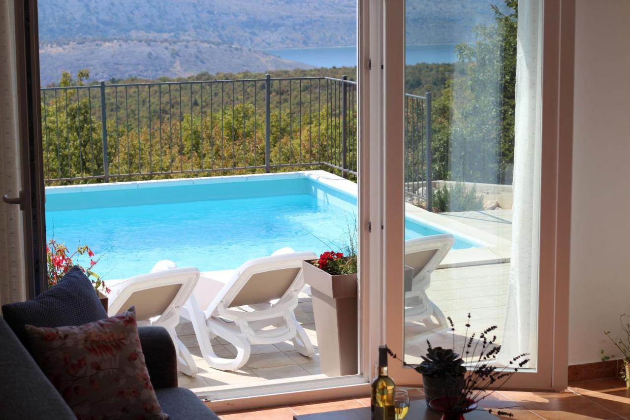 Holiday Home Aqua Smrika Ngoại thất bức ảnh